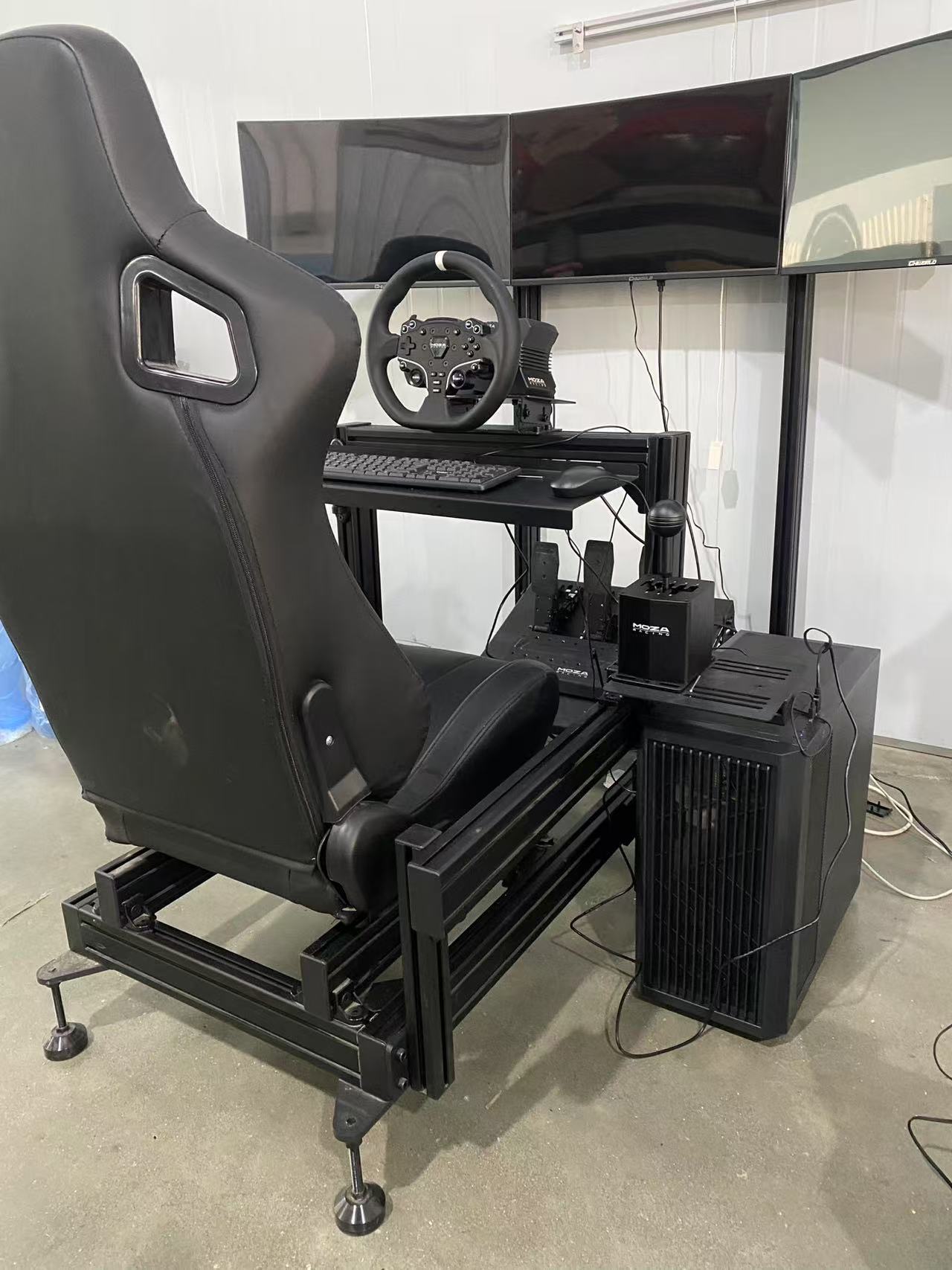 R5 Direct Drive Steering Wheel - Triple Monitor Stand Sim Racing recension och pris